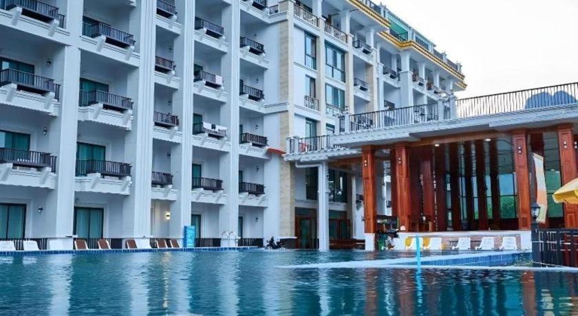 Thavisouk Riverside Hotel Vang Vieng Esterno foto