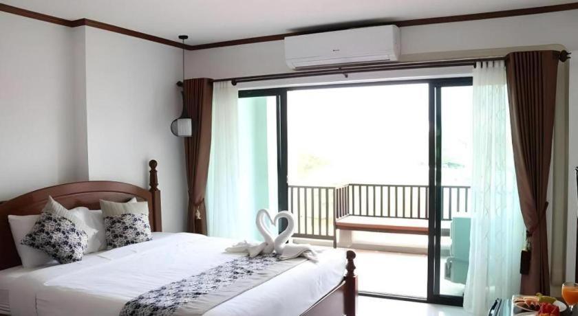 Thavisouk Riverside Hotel Vang Vieng Esterno foto