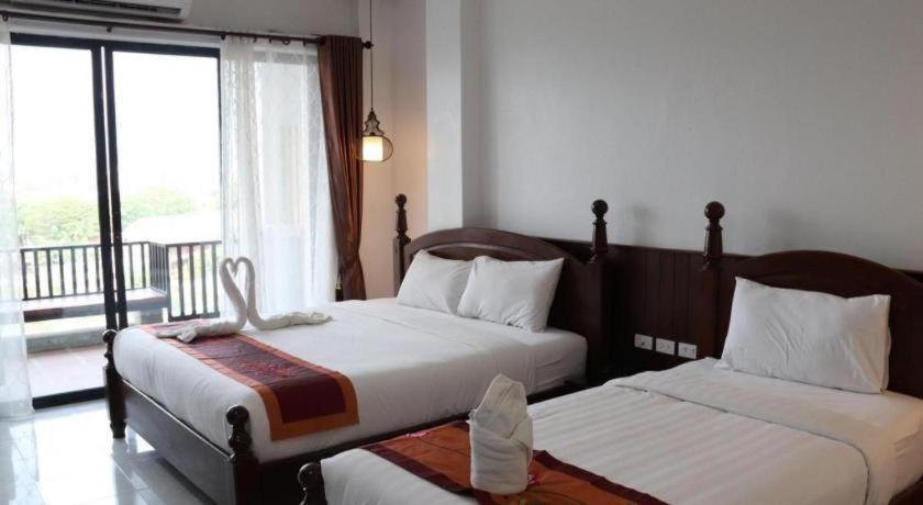 Thavisouk Riverside Hotel Vang Vieng Esterno foto