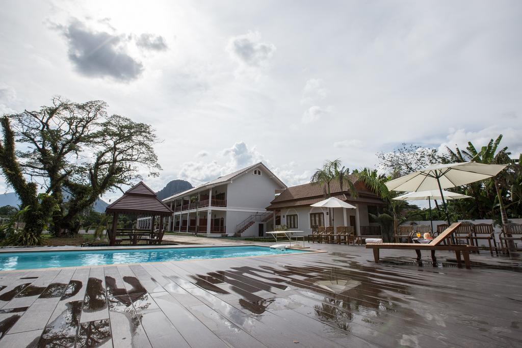 Thavisouk Riverside Hotel Vang Vieng Esterno foto