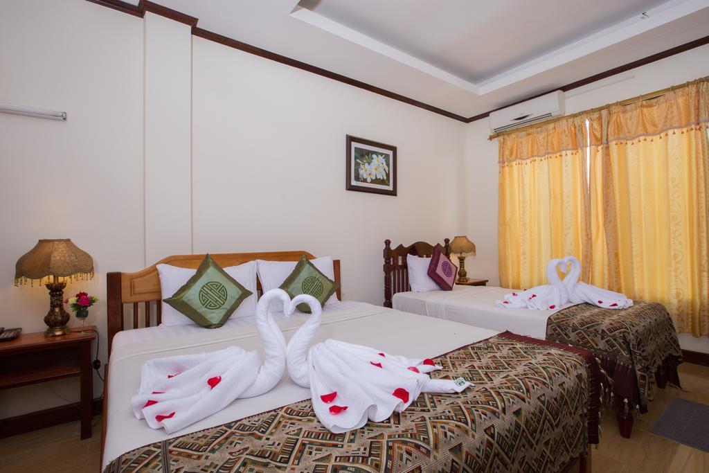 Thavisouk Riverside Hotel Vang Vieng Esterno foto