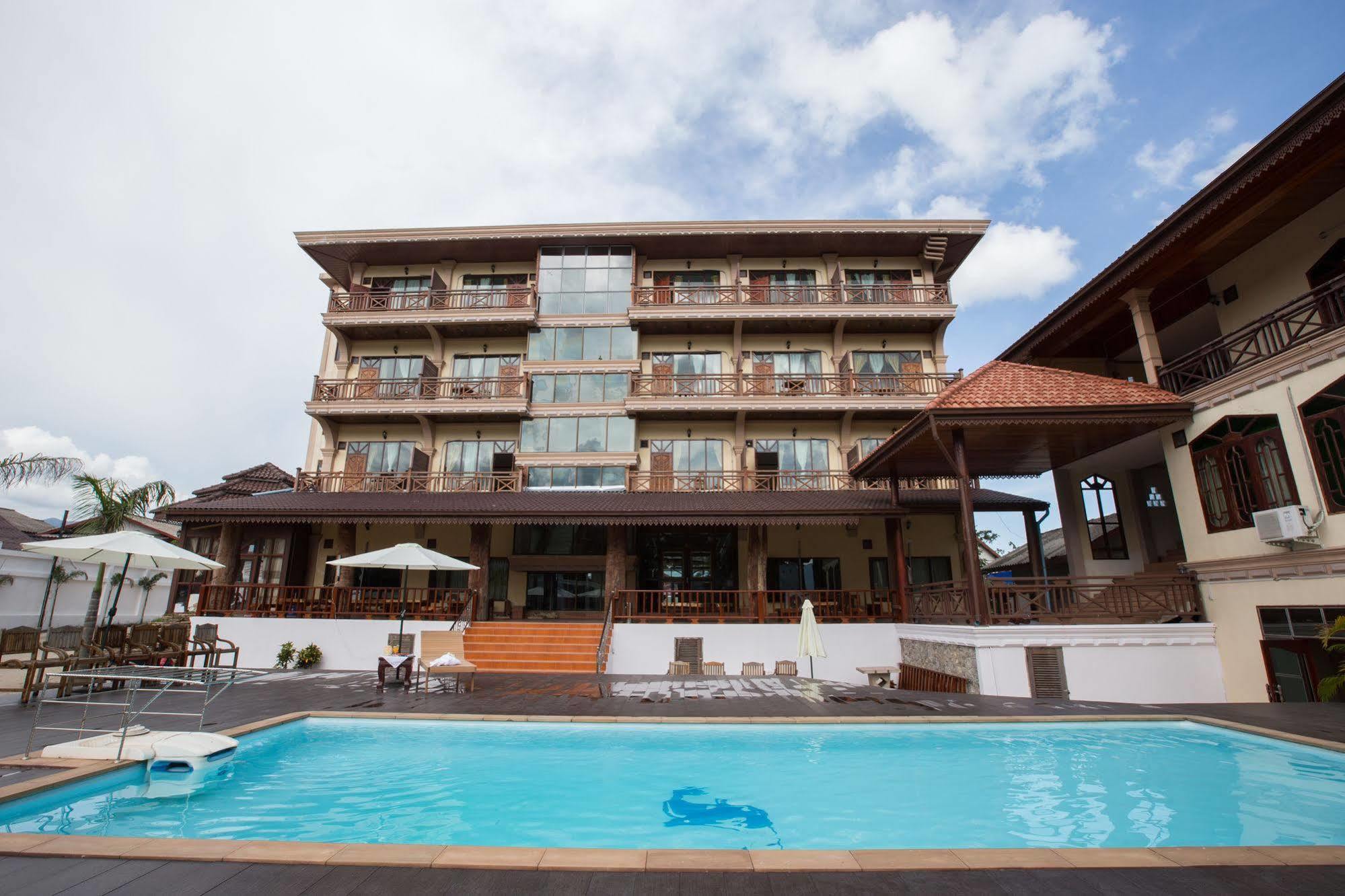 Thavisouk Riverside Hotel Vang Vieng Esterno foto