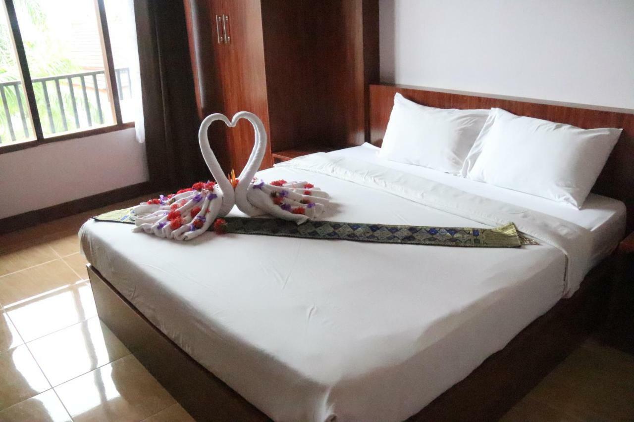 Thavisouk Riverside Hotel Vang Vieng Esterno foto