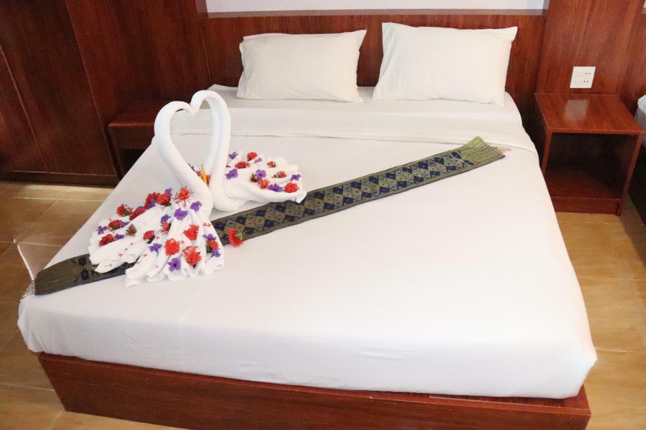 Thavisouk Riverside Hotel Vang Vieng Esterno foto